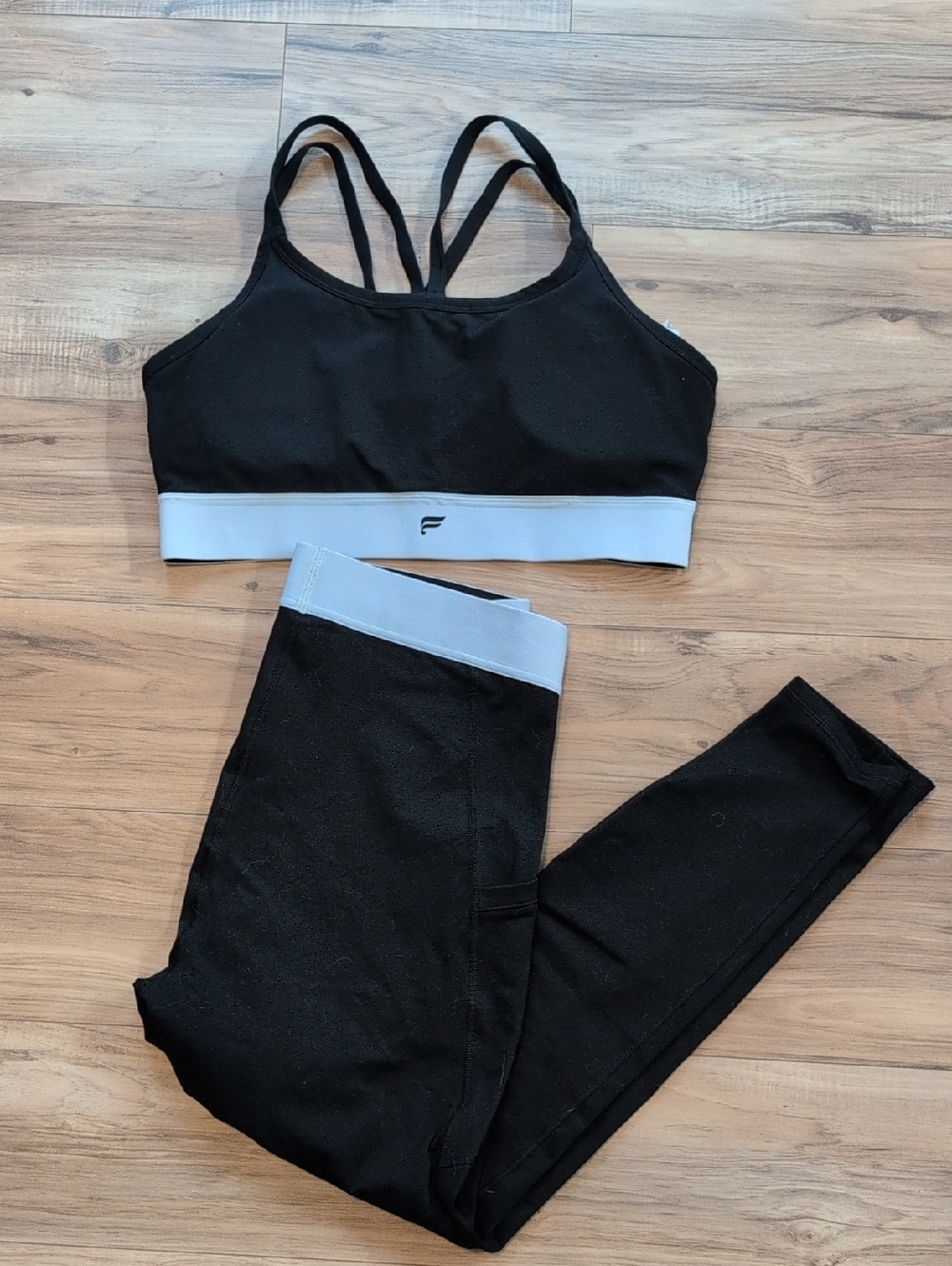 Fabletics Bra And Legging Set - Picture 5 of 10